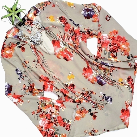 Tolani Green Silk Floral Tie Neck Bell Sleeve Tunic Top Size Large - Picture 1 of 11